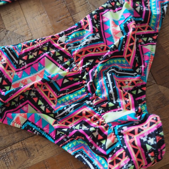 Victoria's Secret PINK Aztec Bikini Set - Picture 5 of 6